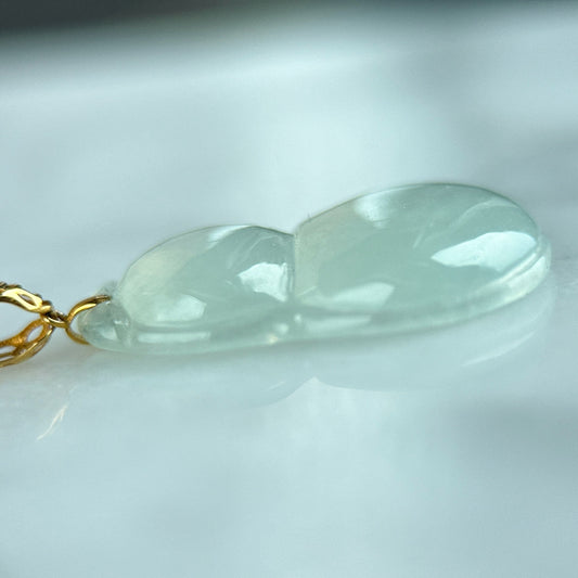 13191 Highly Translucent Light Green Hulu Jadeite Pendant