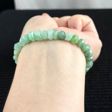 Load image into Gallery viewer, Pavilion Facets Diamond-Cut Jadeite Bracelet 玉亭菱采