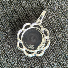 Load image into Gallery viewer, Emerald Blossom Jadeite Pendant 翡翠花影