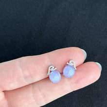 Load image into Gallery viewer, Aura of the Lavender Pavilion Jadeite Earrings 紫韵云庭