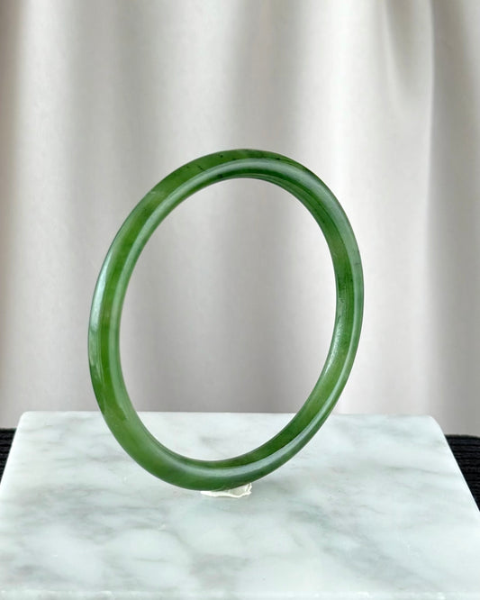The Ancient Moss Garden 58.6mm Nephrite Bangle 古苑翠苔