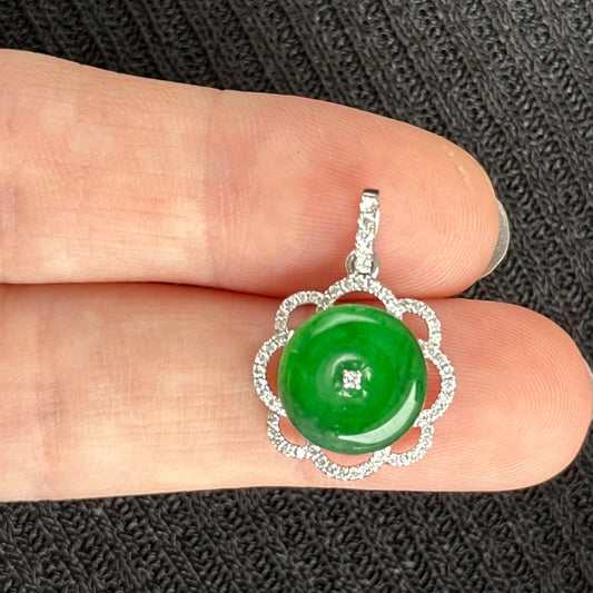 Emerald Blossom Jadeite Pendant 翡翠花影