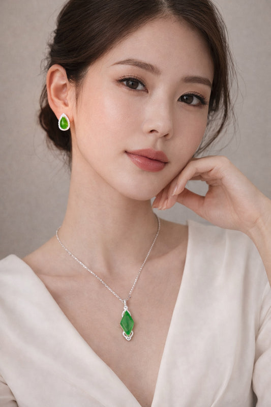 The Zenith Rhombus Jadeite Pendant 翠影凌波