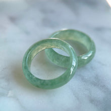 Load image into Gallery viewer, 62338 Light Green Type A Jadeite Ring