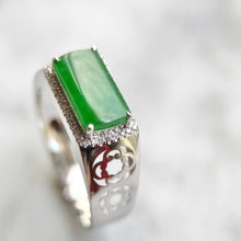 Load image into Gallery viewer, 82799 19mm Imperial Green Jadeite with 18K White Gold and Diamonds