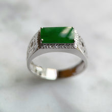 Load image into Gallery viewer, 82799 19mm Imperial Green Jadeite with 18K White Gold and Diamonds