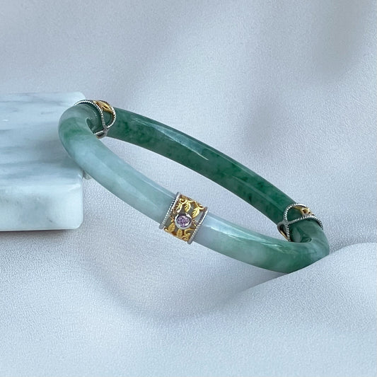 70355 54.5mm Chantilly Lace Series Slim Cut Green Rounded Jadeite Bangle