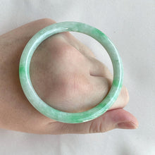 Load image into Gallery viewer, 71258 57.8mm Slim Cut Rounded Jadeite Bangle Baby Green with Bright Green Floral