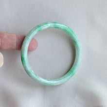 Load image into Gallery viewer, 71258 57.8mm Slim Cut Rounded Jadeite Bangle Baby Green with Bright Green Floral