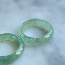 Load image into Gallery viewer, 62338 Light Green Type A Jadeite Ring