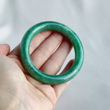 Load image into Gallery viewer, 41857 57.0mm Full Intense Bright Green Rounded Jadeite Bangle