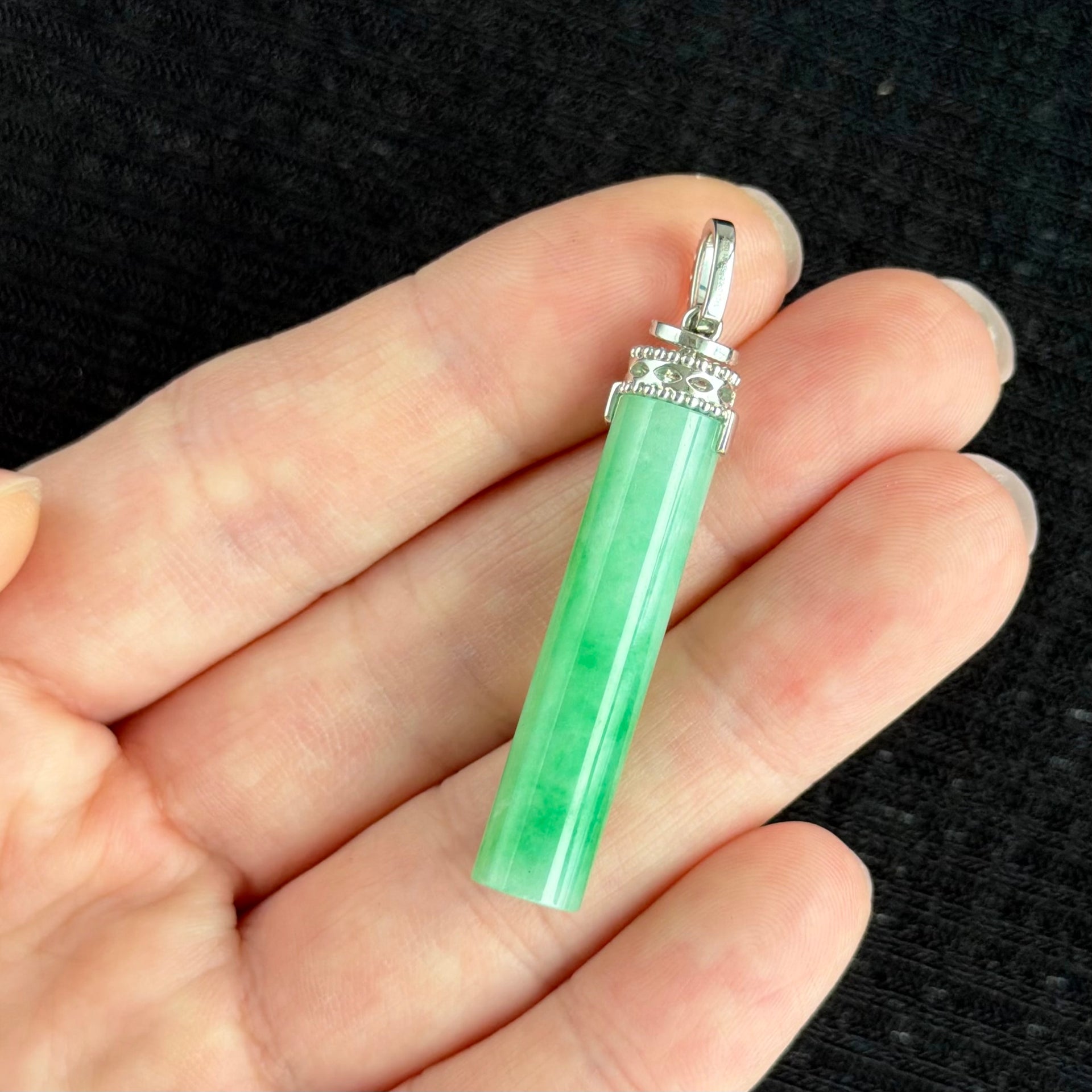Pillar of the Eternal Spring Jadeite Pendant 长青玉柱