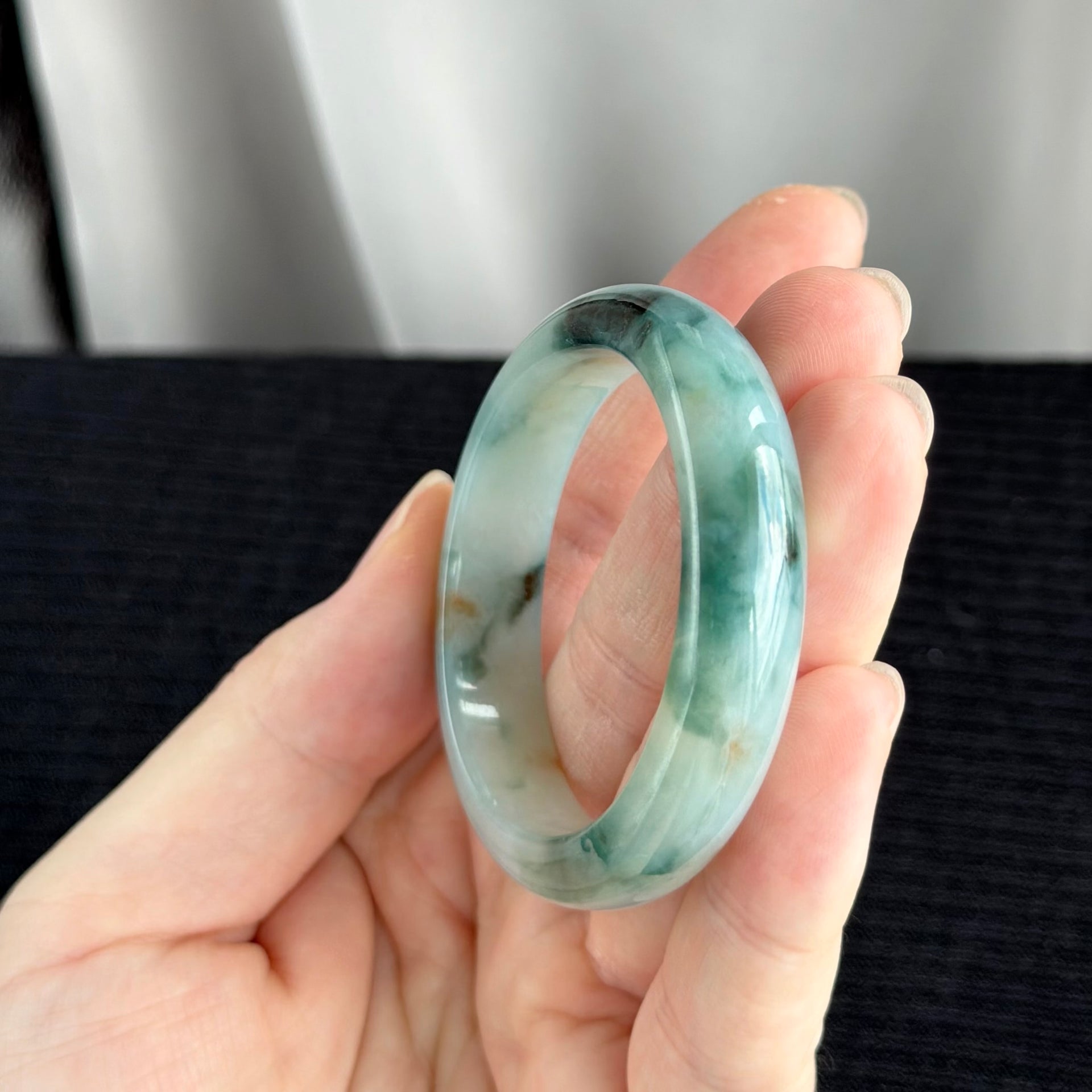 Jade with Red Petals Jadeite Oval Bangle 52.0mm 翠中绯瓣