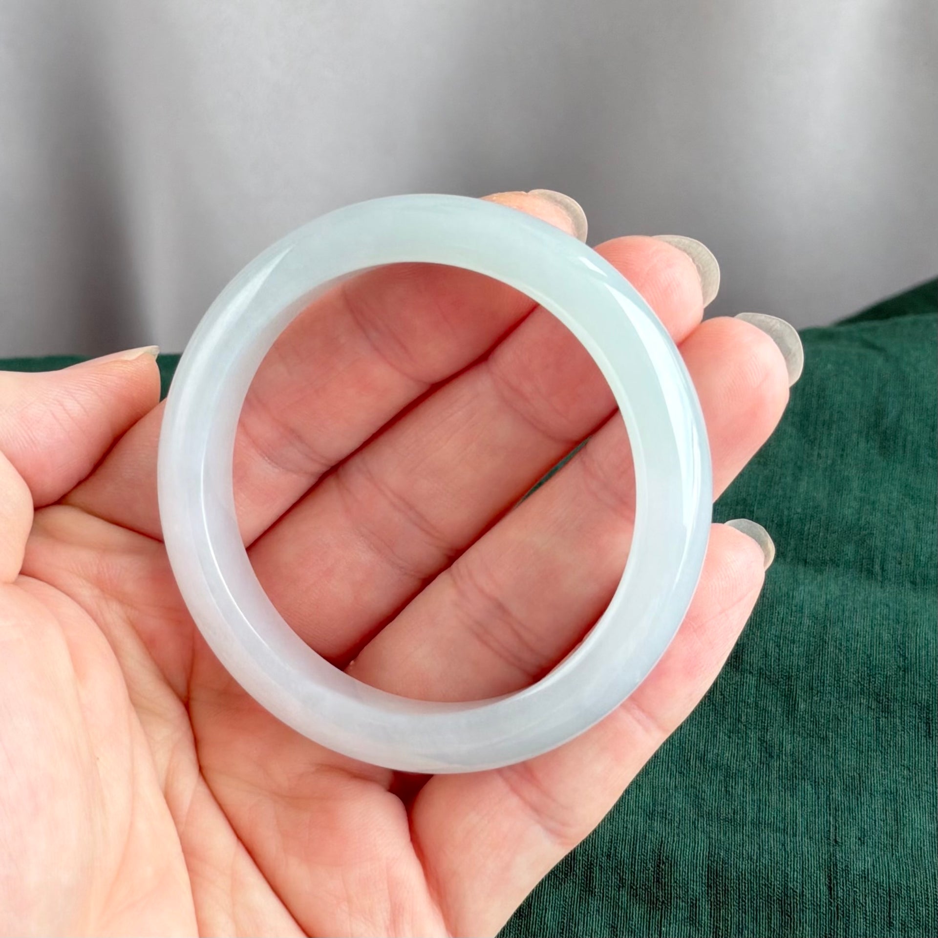 Veil of the Jade Sea Jadeite Bangle 52.6mm 玉海轻纱