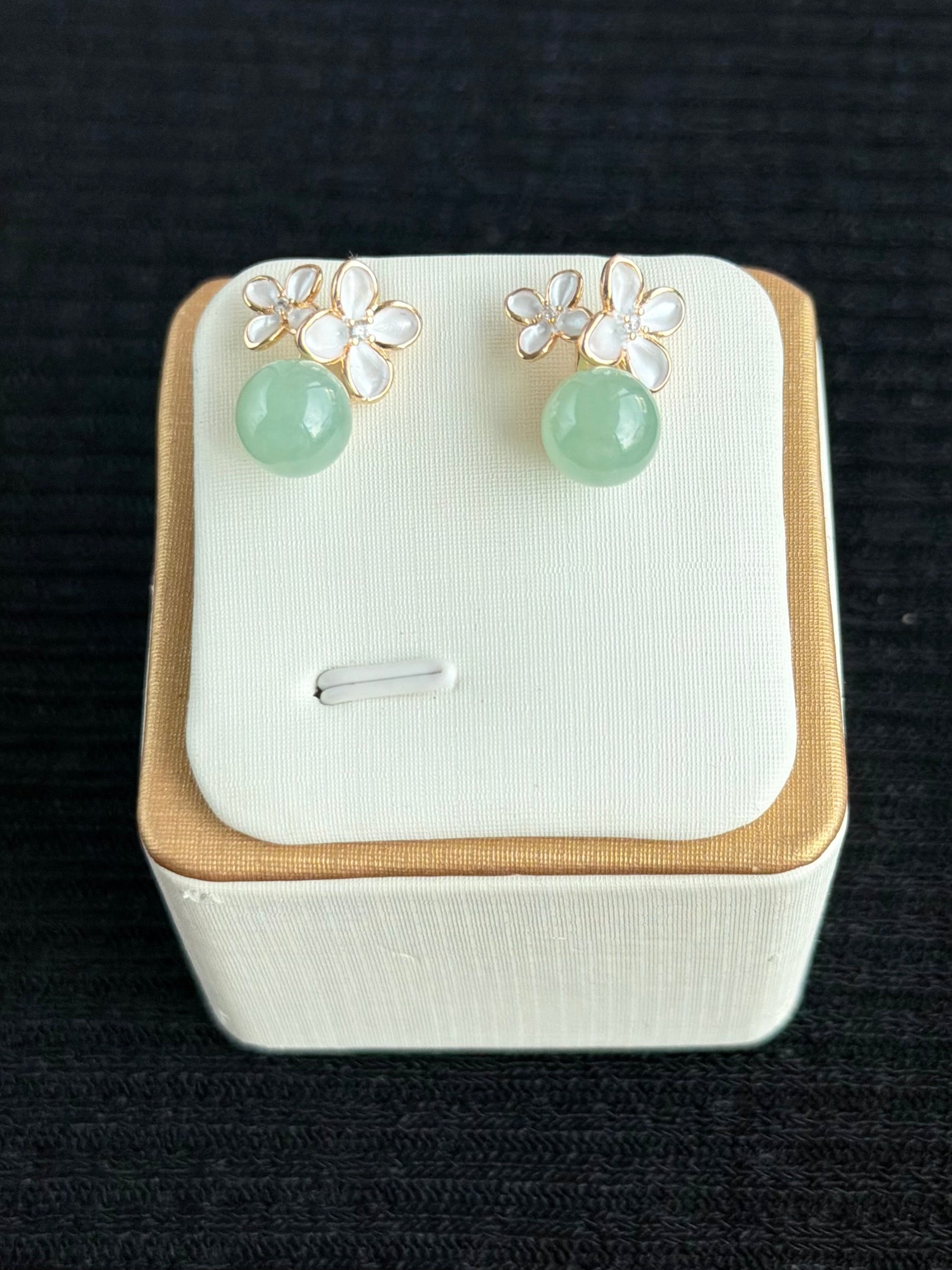 Moon-Kissed Bloom Earrings - Celadon 月吻花开 • 青瓷