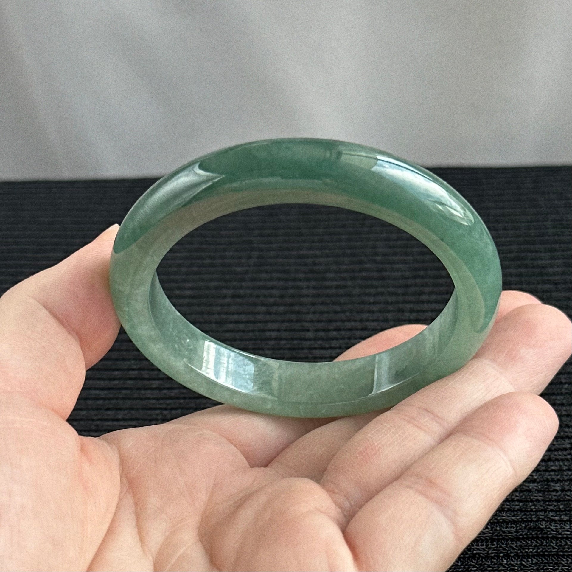 Emerald River Jadeite Bangle 56.7mm 翡翠潺潺
