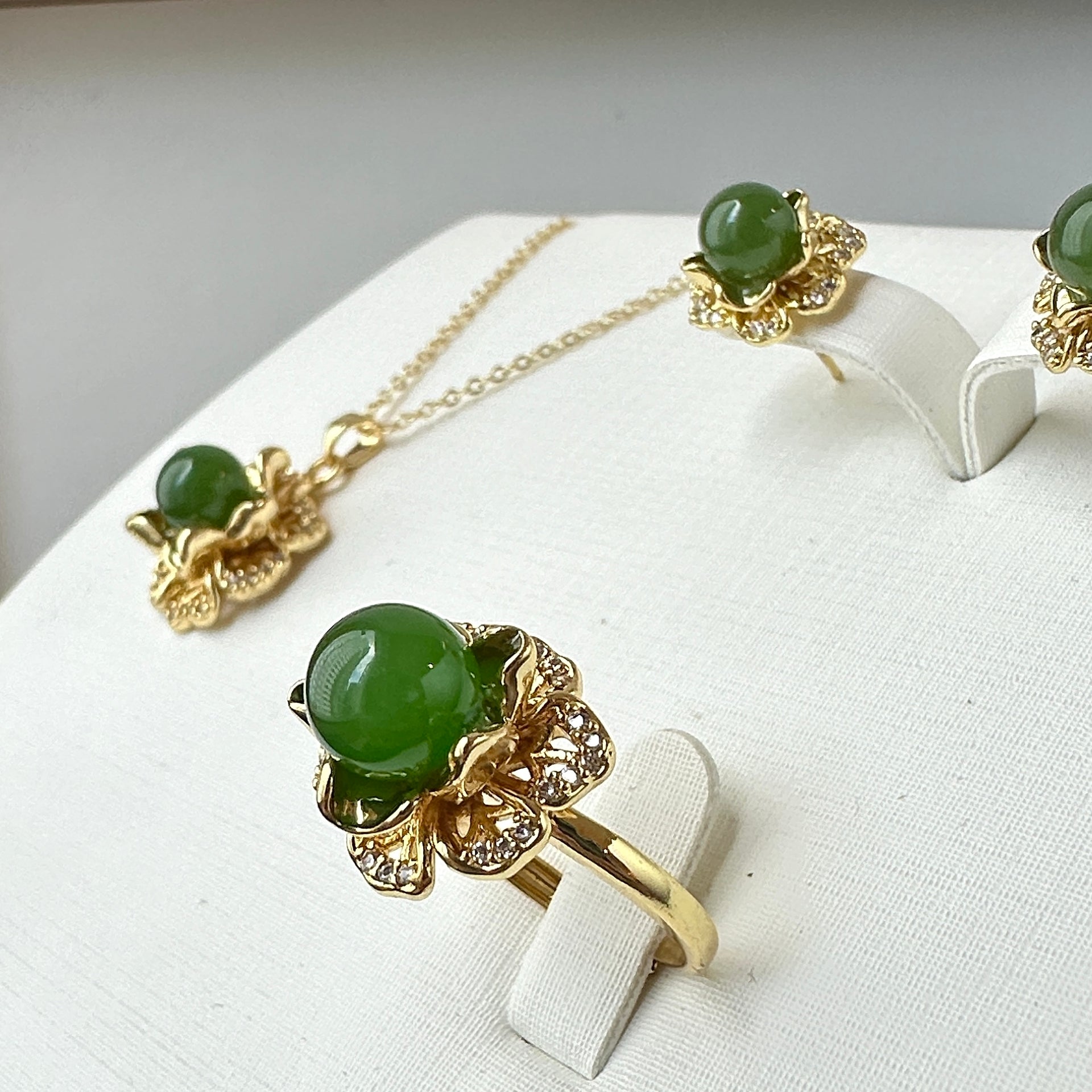 89522 Green Nephrite Jade 3-pcs Set