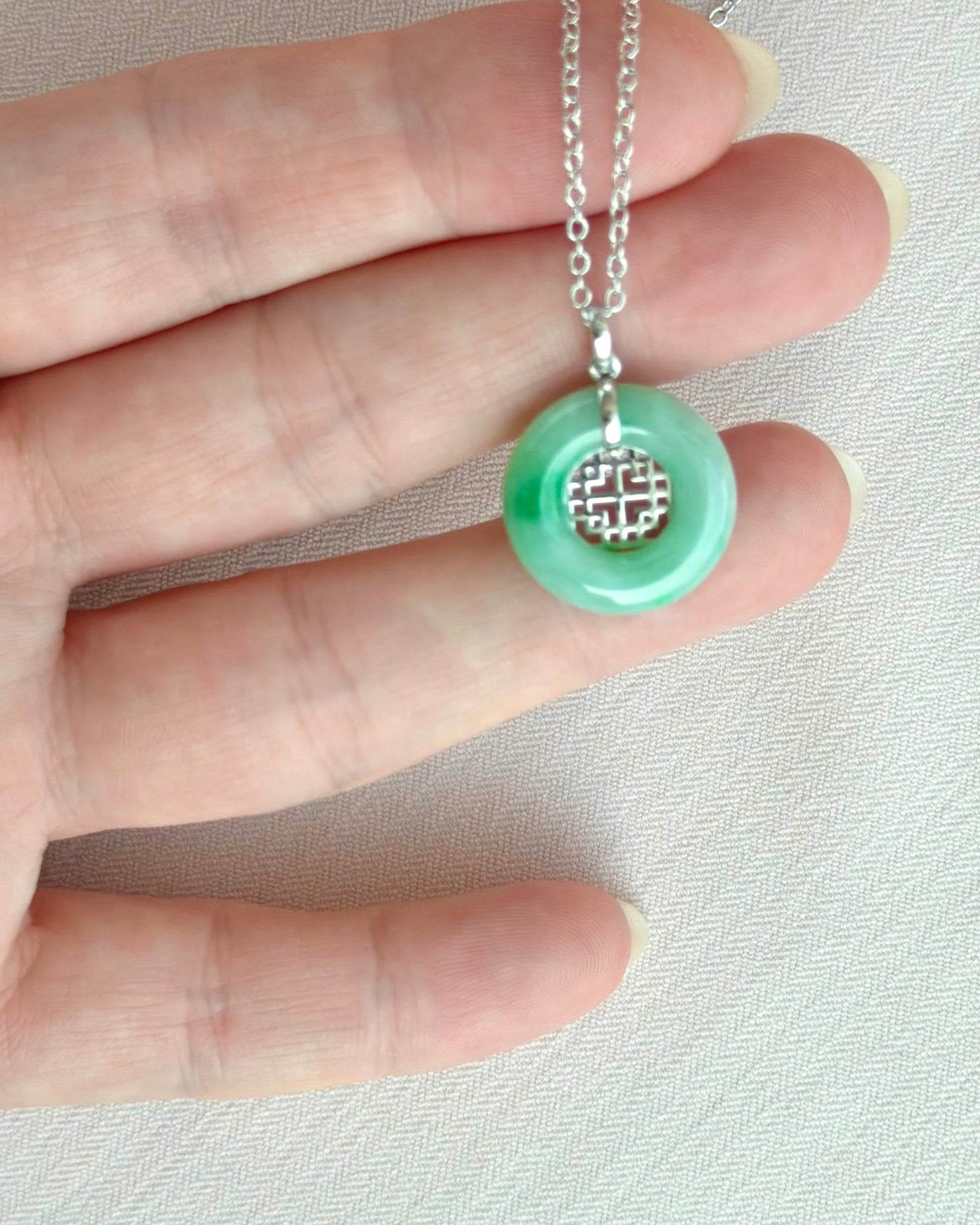 Emerald Window Jade Pendant 花窗如意 (Preview)