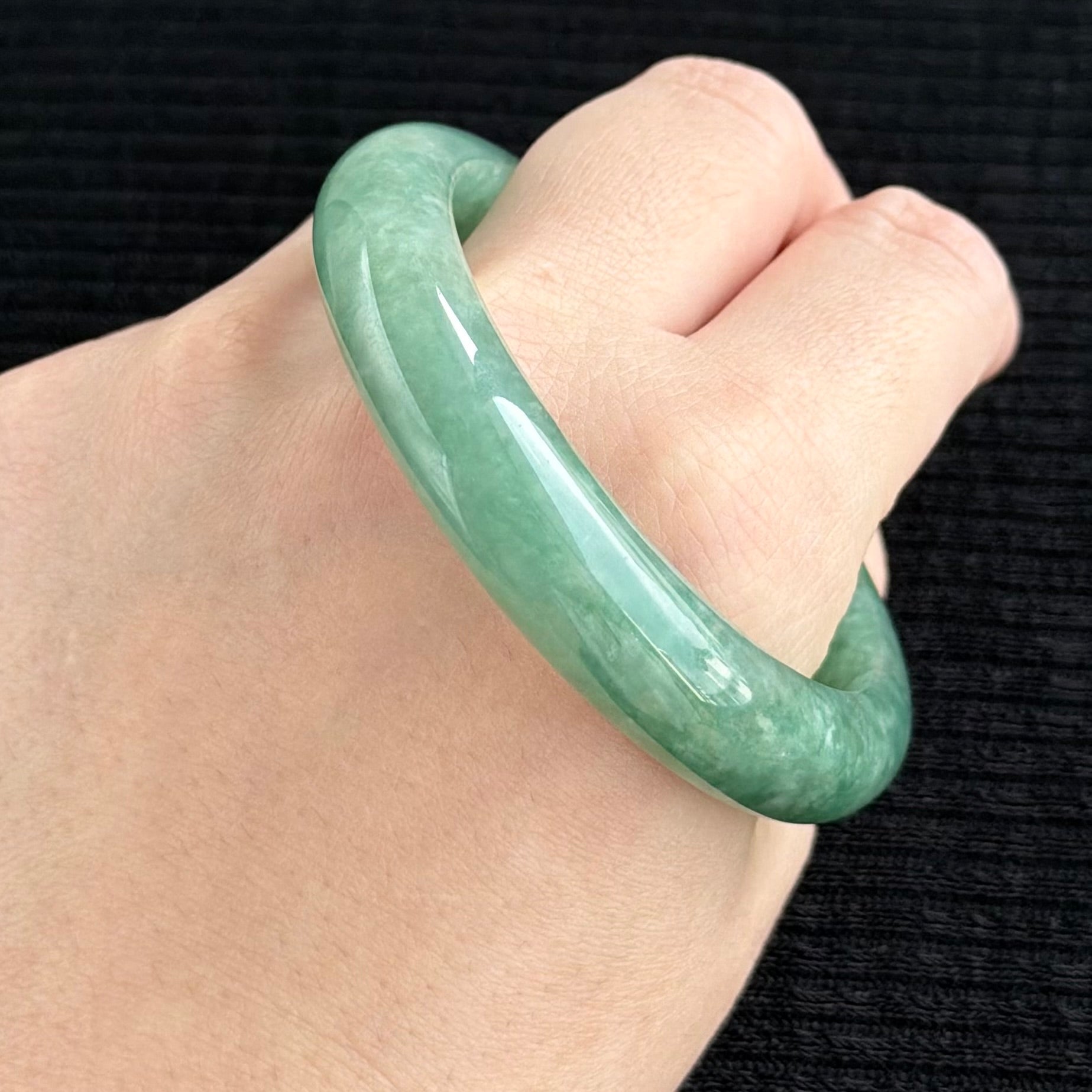Spring Morning in Jiangnan Jadeite Bangle 55.3mm 江南春晓