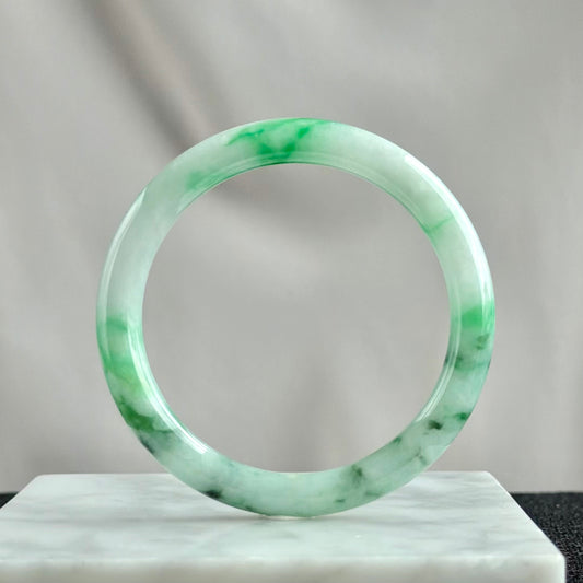 Spring Snow & the Sunlit Sprout Jadeite Bangle 56.2mm 春雪初霁