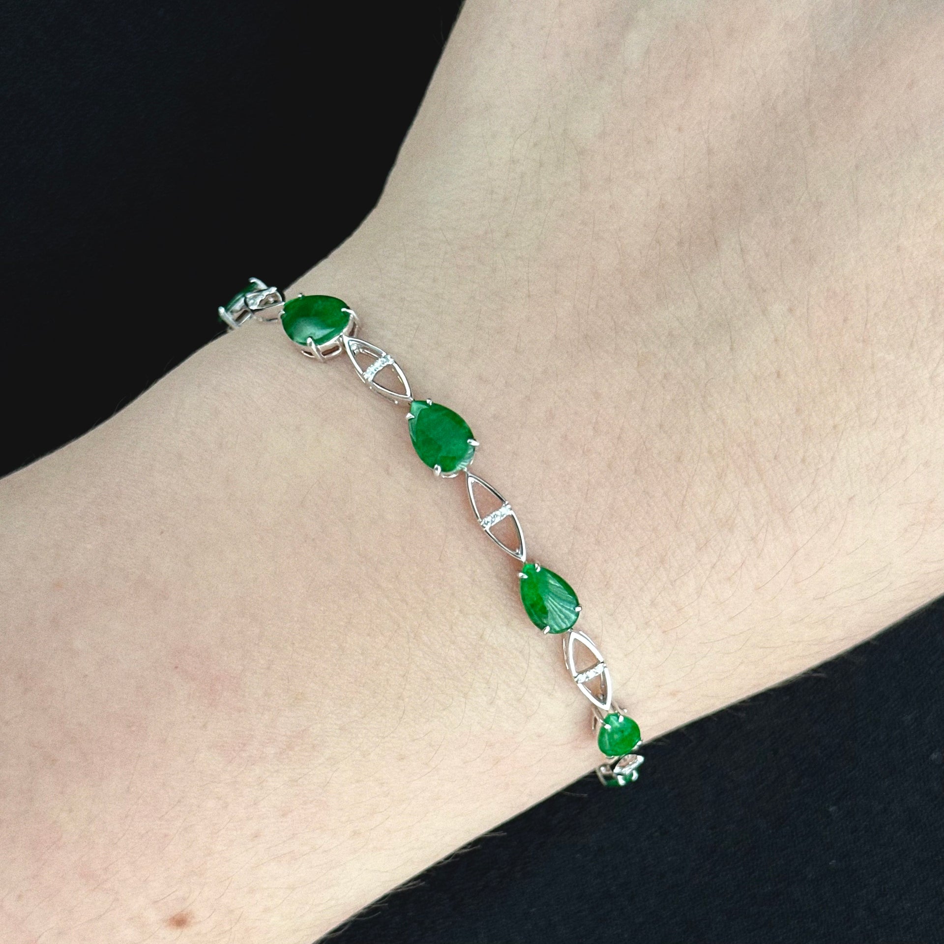 River of Emerald Light Jadeite Bracelet 翠影流光