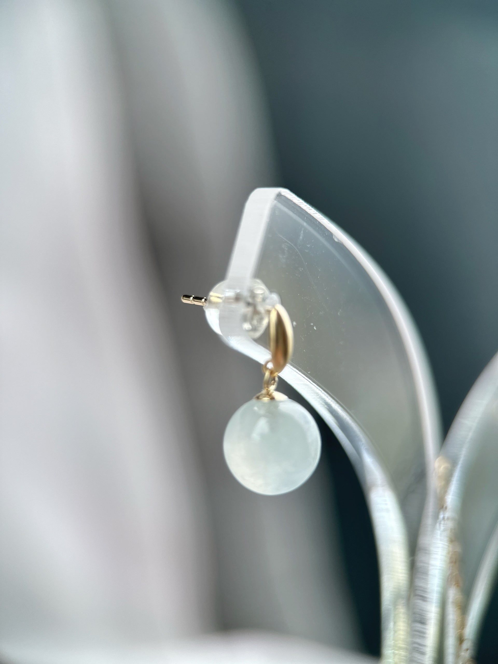 102568 Icy White Jadeite Earring with 18K Yellow Gold