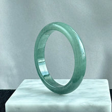 Load image into Gallery viewer, Emerald River Jadeite Bangle 56.7mm 翡翠潺潺
