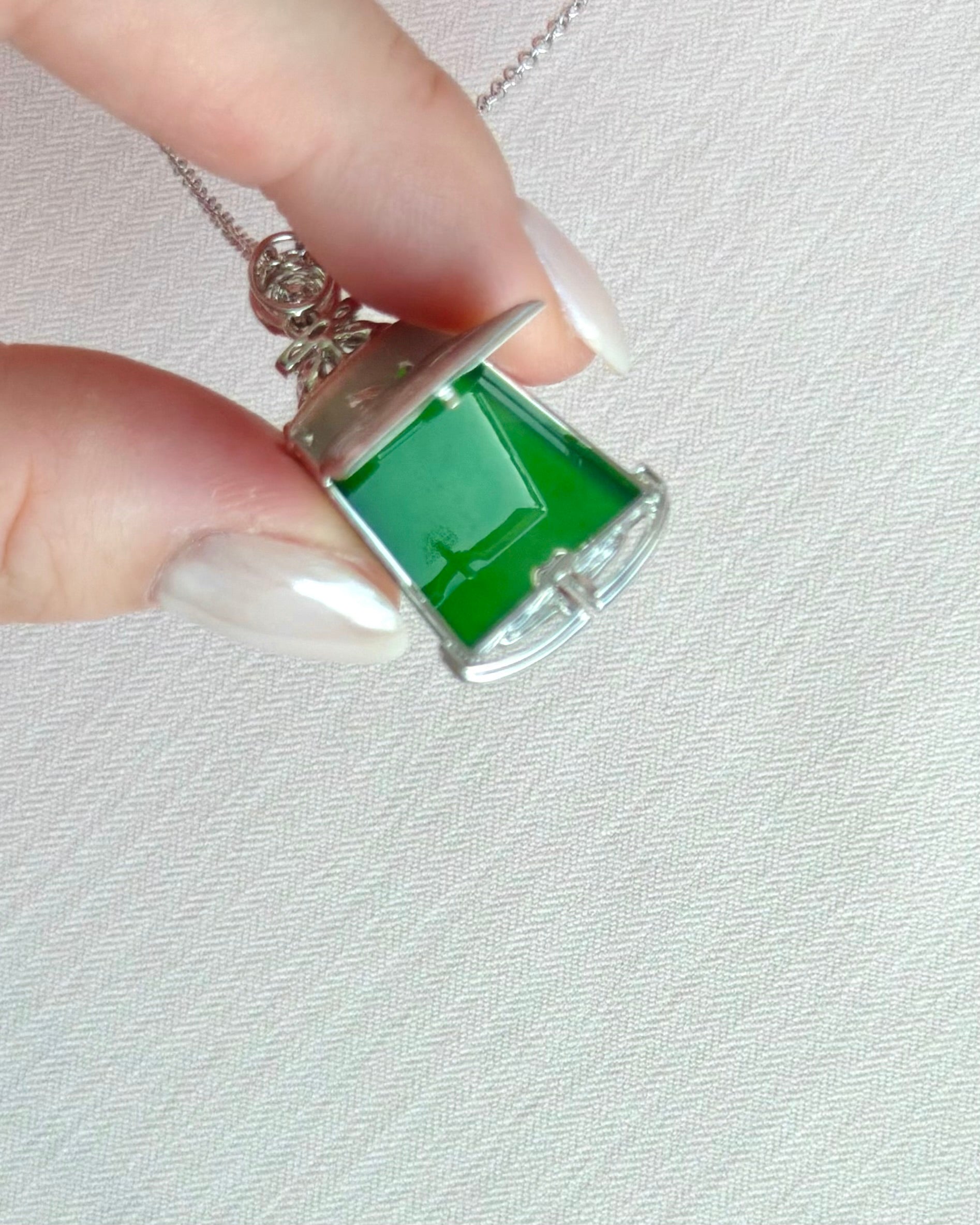 Empress's Emerald Jade Pendant 凤仪华彩 (Preview)