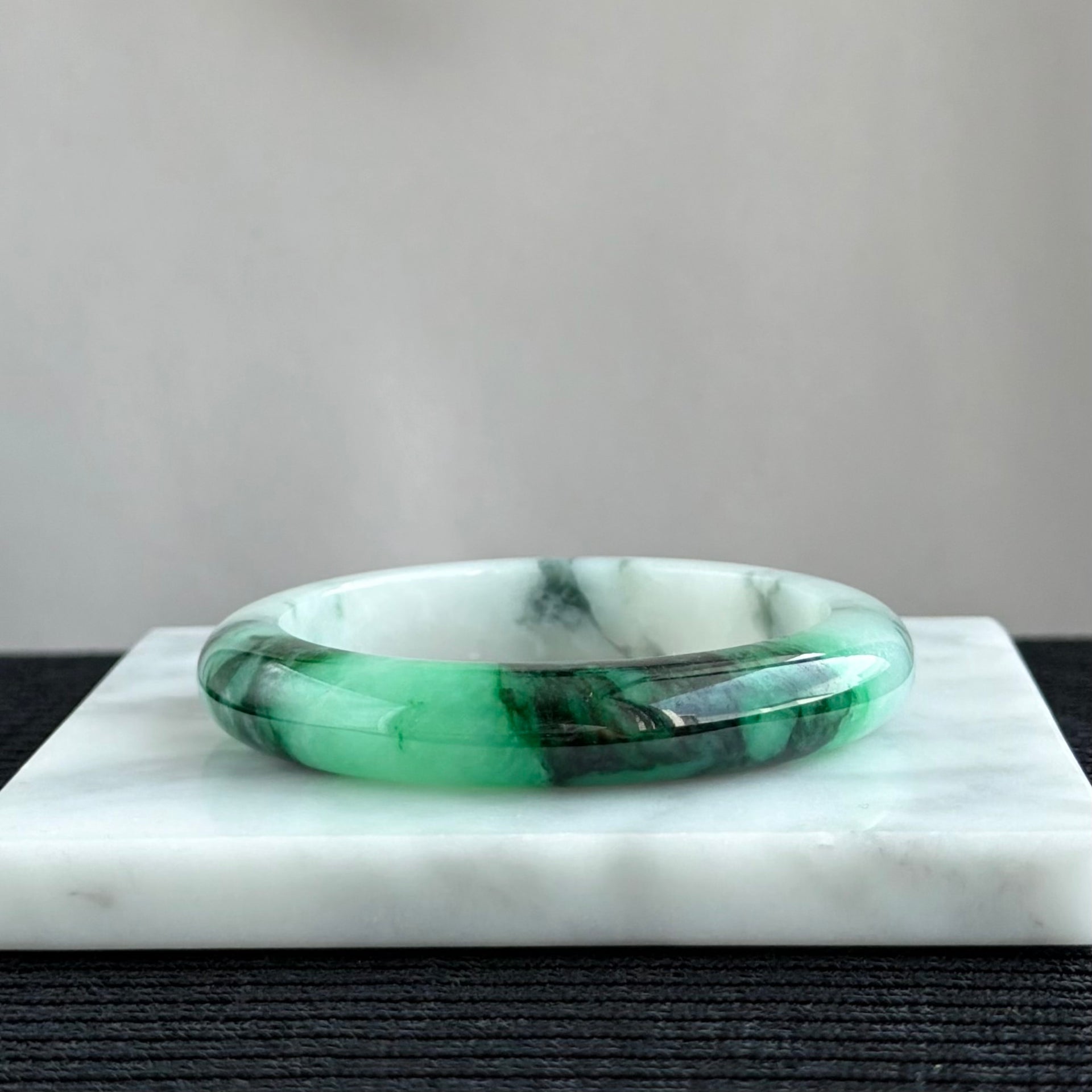 The Emerald Silk-Road Jadeite Bangle 54.3mm 碧丝万缕