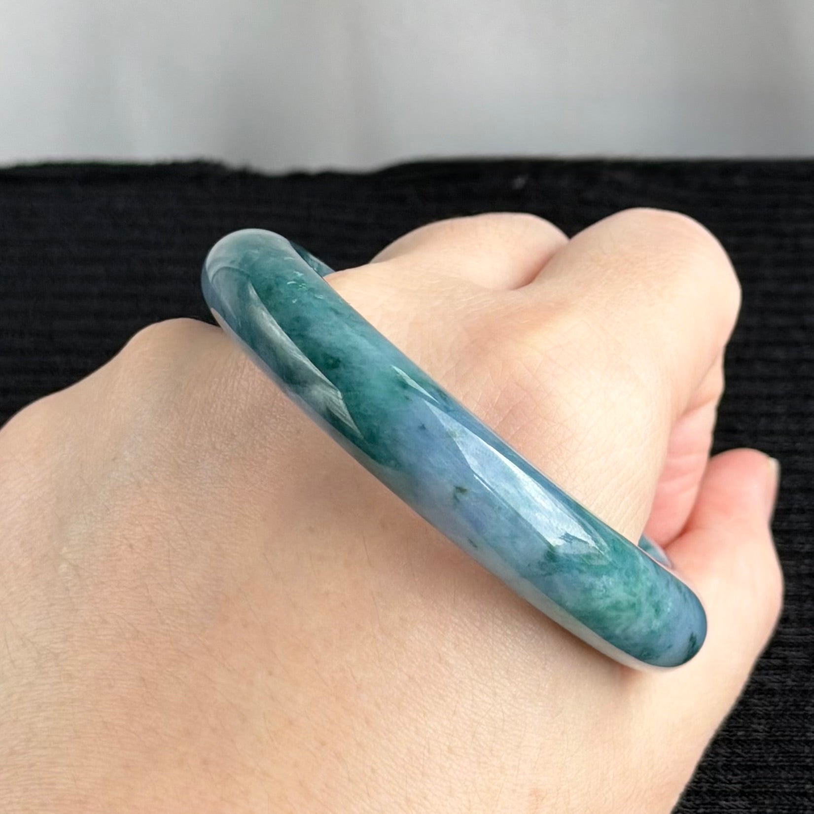 Lilac Mist over Emerald Hills Jadeite Bangle 54.9mm 紫霭青峦