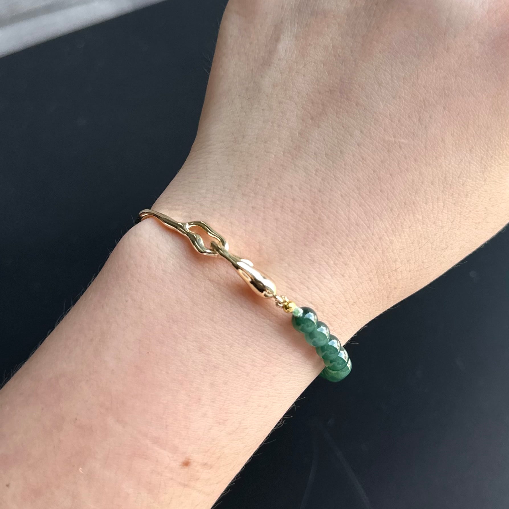13380 Emerald Green Type A Jadeite Cuff