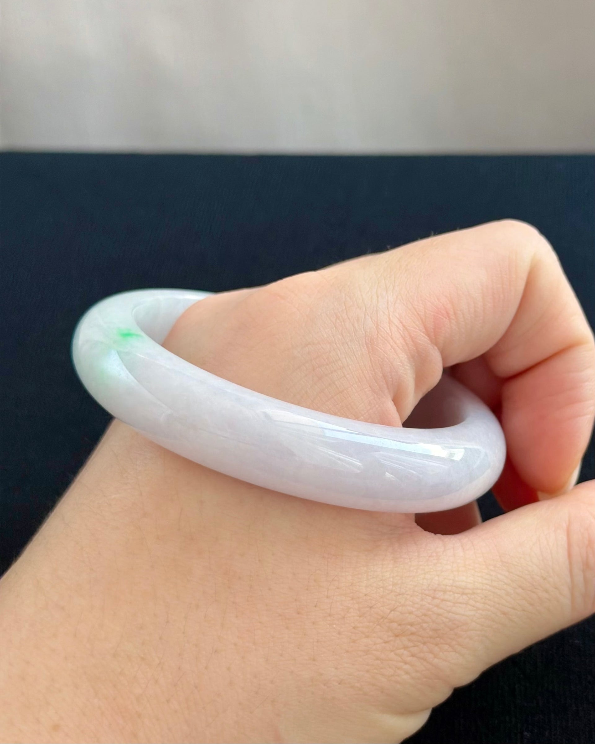 Wisteria in the Spring Rain 57.6mm Jadeite Bangle 春雨紫藤 (Preview)