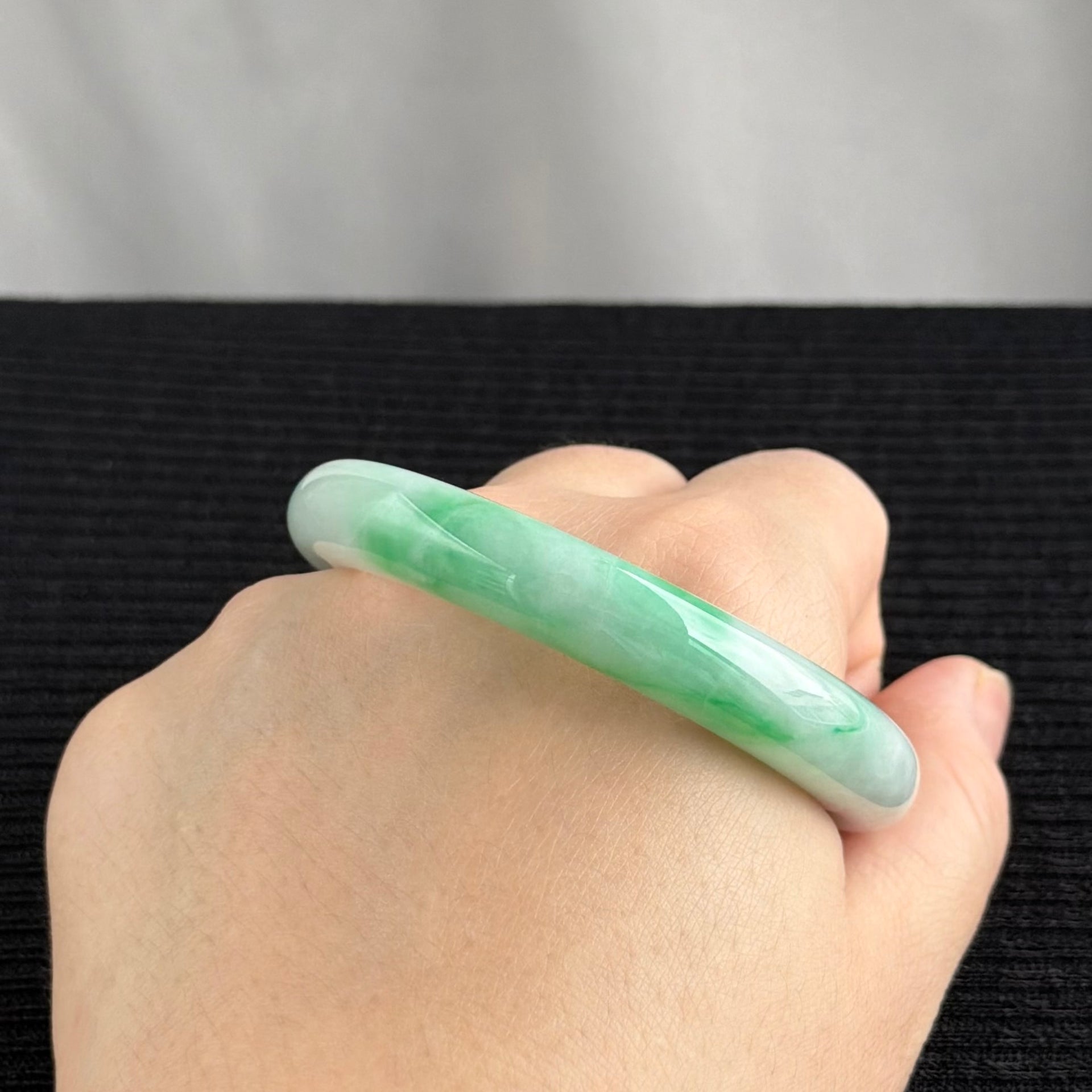 Celestial Silks Jadeite Bangle 54.5mm 天丝翠韵