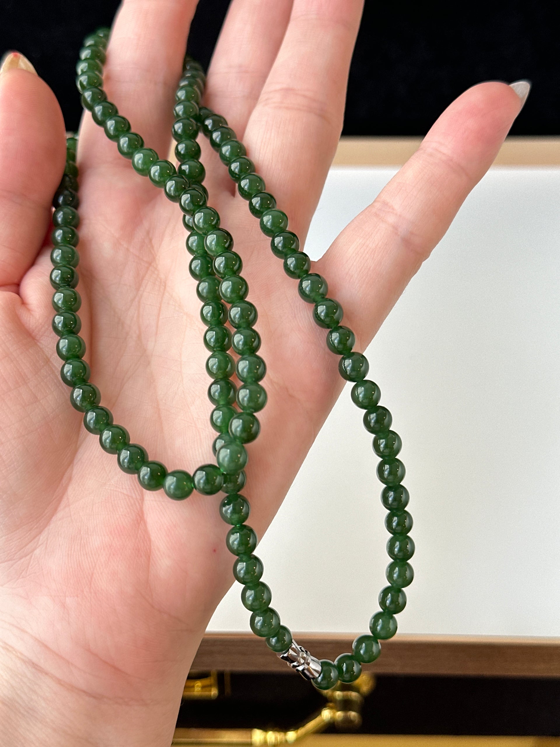 121183 Nephrite Jade Necklace 6mm 108 beads