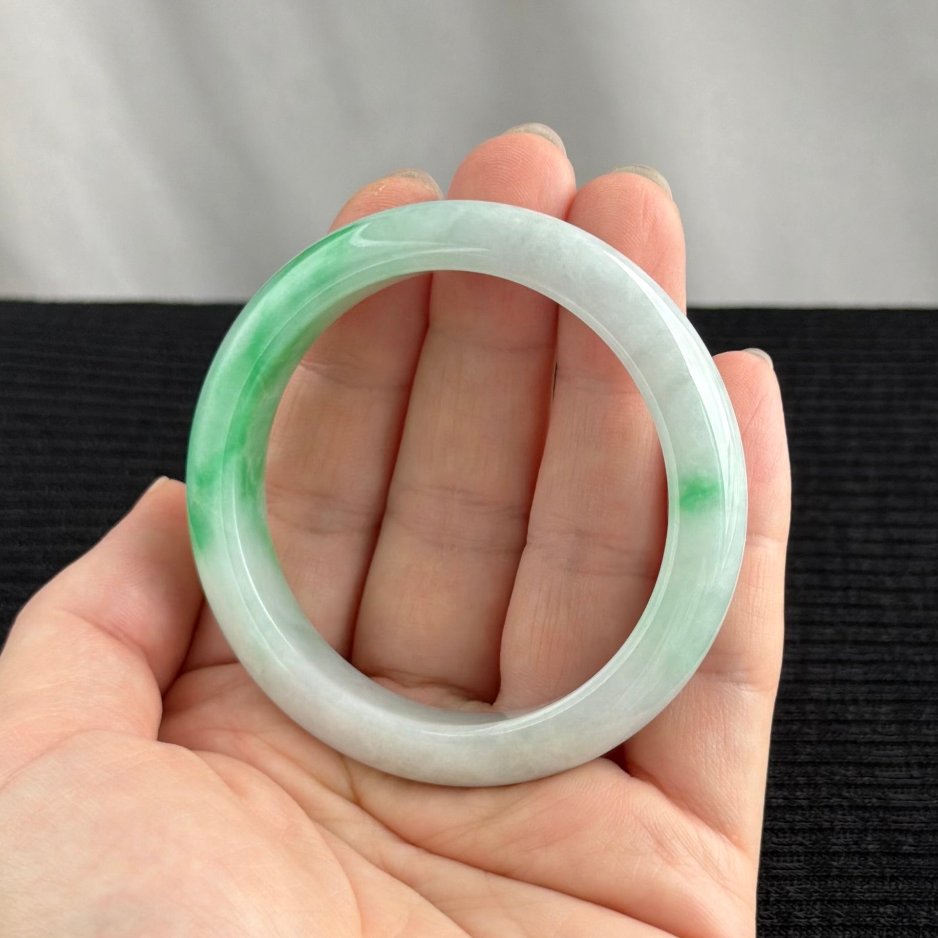 Celestial Silks Jadeite Bangle 54.5mm 天丝翠韵