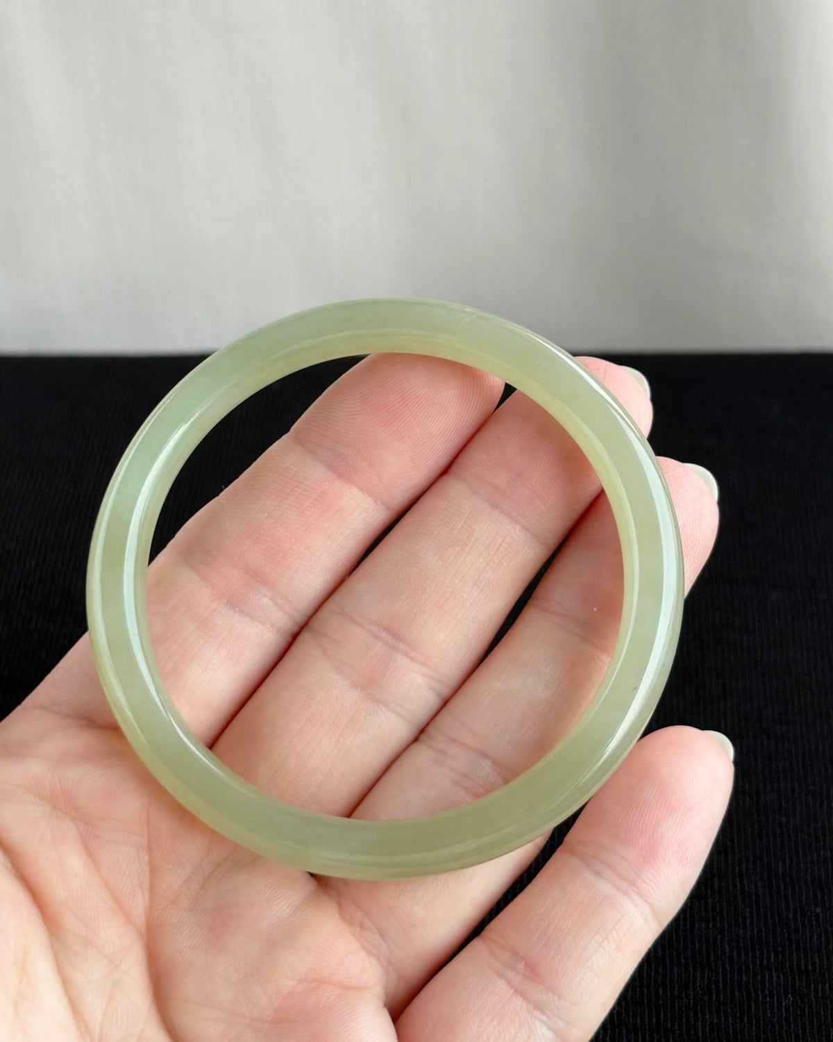 Morning Mist at Uji 57.9mm Nephrite Bangle 宇治晨雾