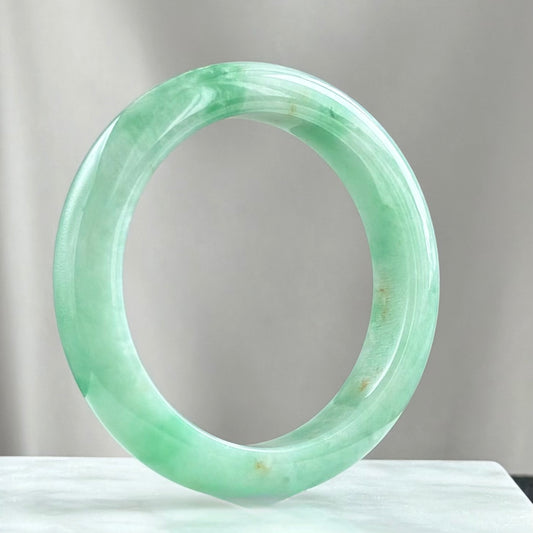 Green Hills Beyond Jadeite Bangle 54.4mm 远翠叠岫