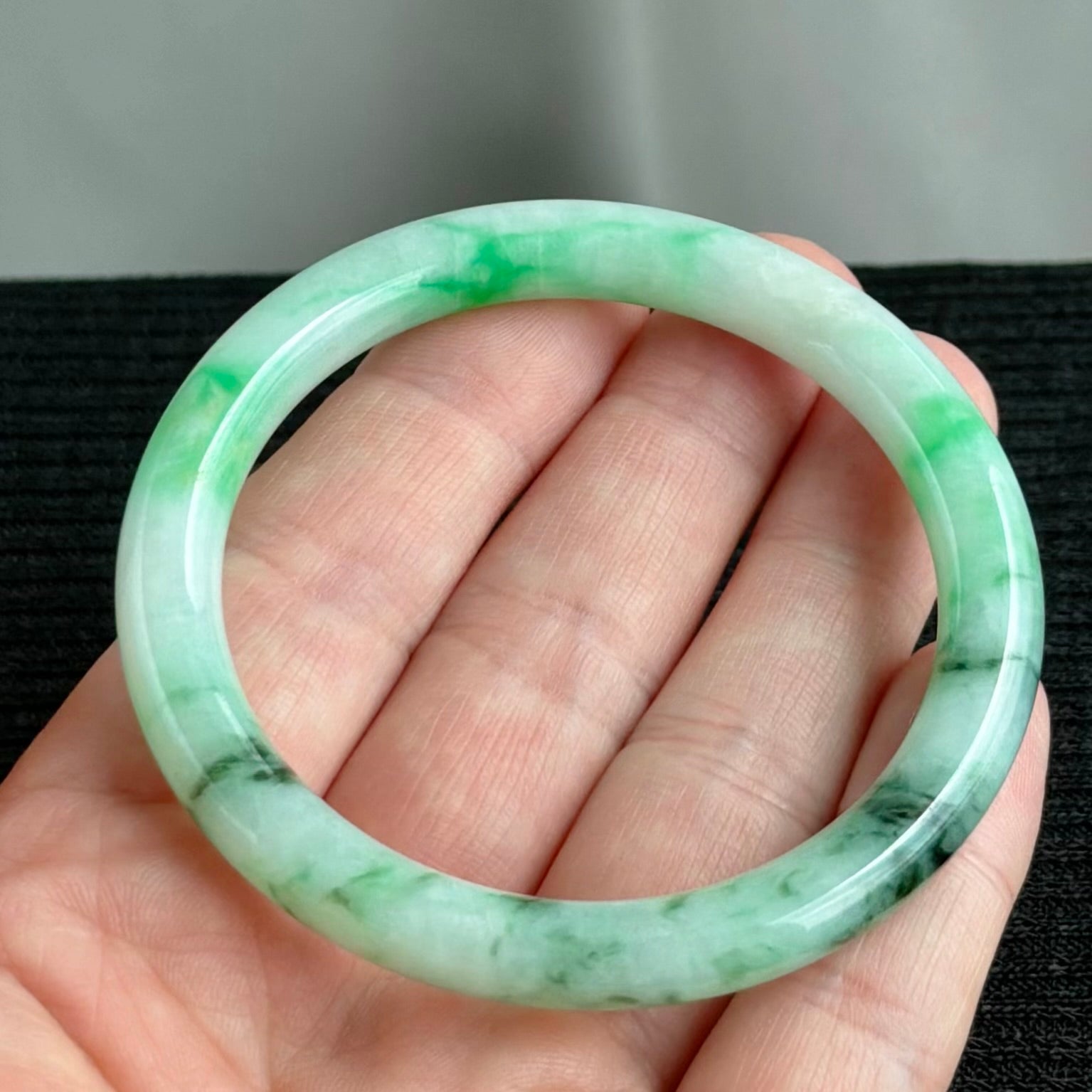 Spring Snow & the Sunlit Sprout Jadeite Bangle 56.2mm 春雪初霁
