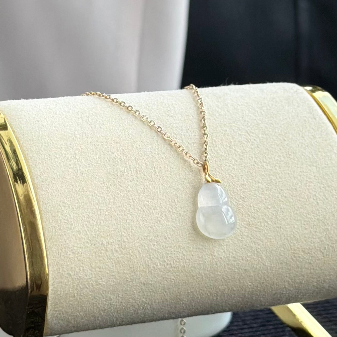 Snowdrop Gourd Jadeite Pendant 雪滴福葫