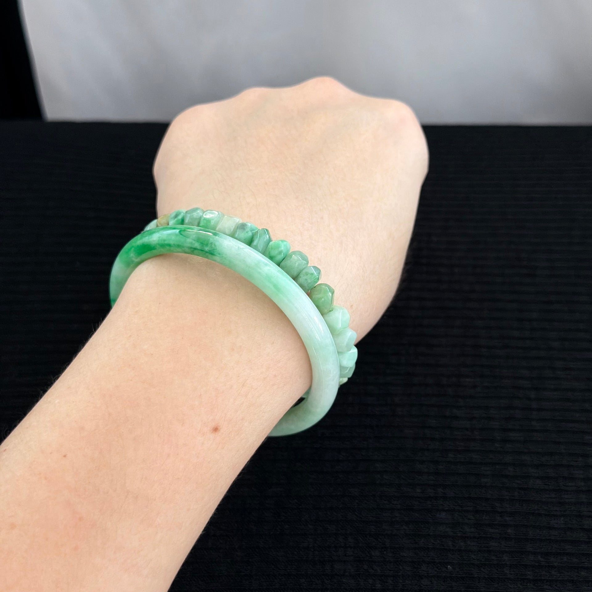 Pavilion Facets Diamond-Cut Jadeite Bracelet 玉亭菱采