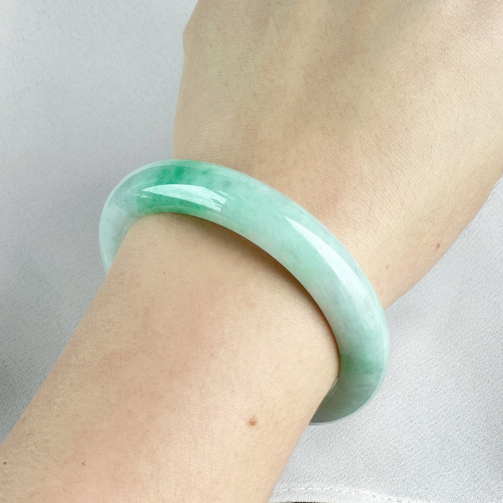 10757 57.4mm Ice Fu Rong Moss in Snow Jadeite Bangle