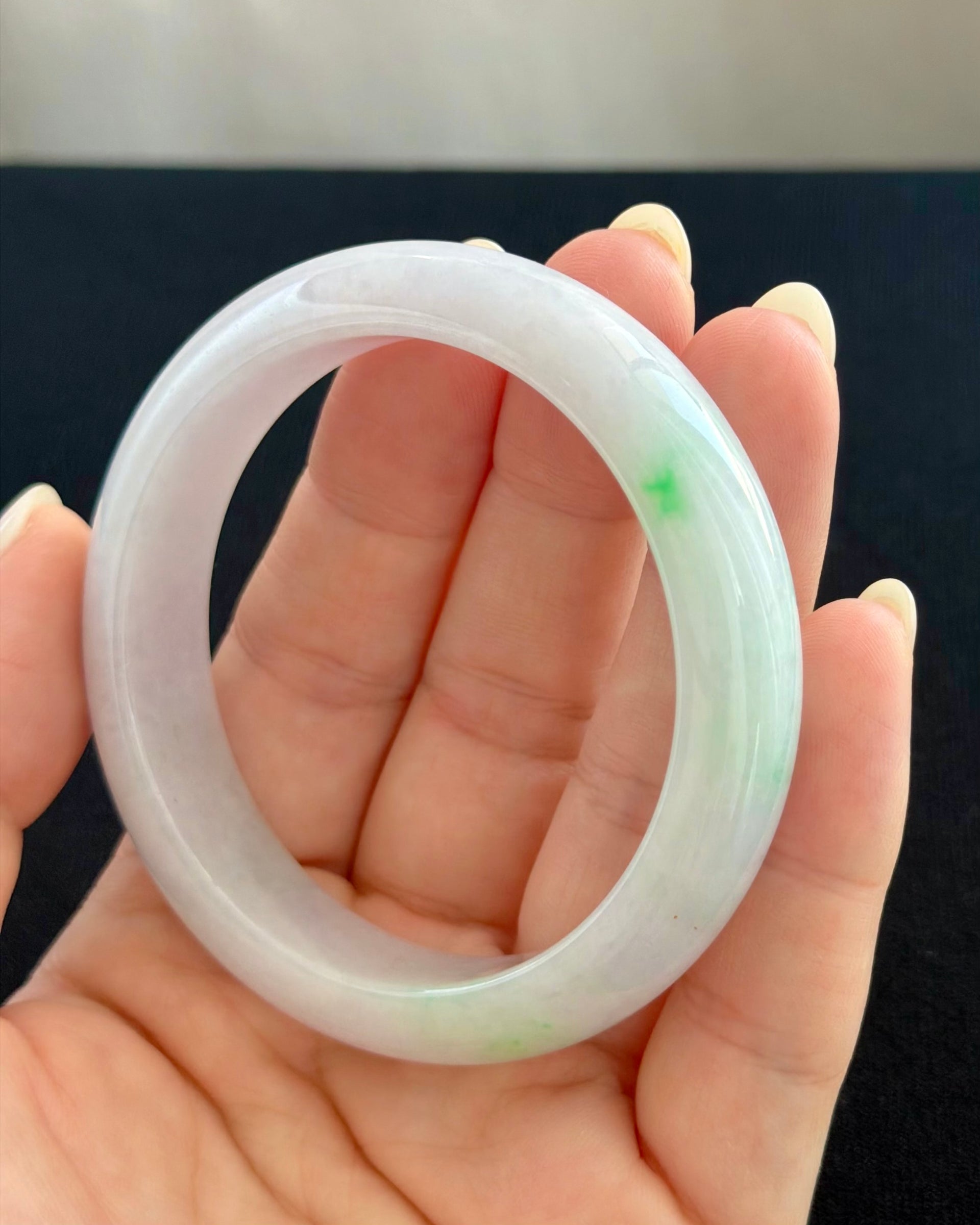 Wisteria in the Spring Rain 57.6mm Jadeite Bangle 春雨紫藤 (Preview)