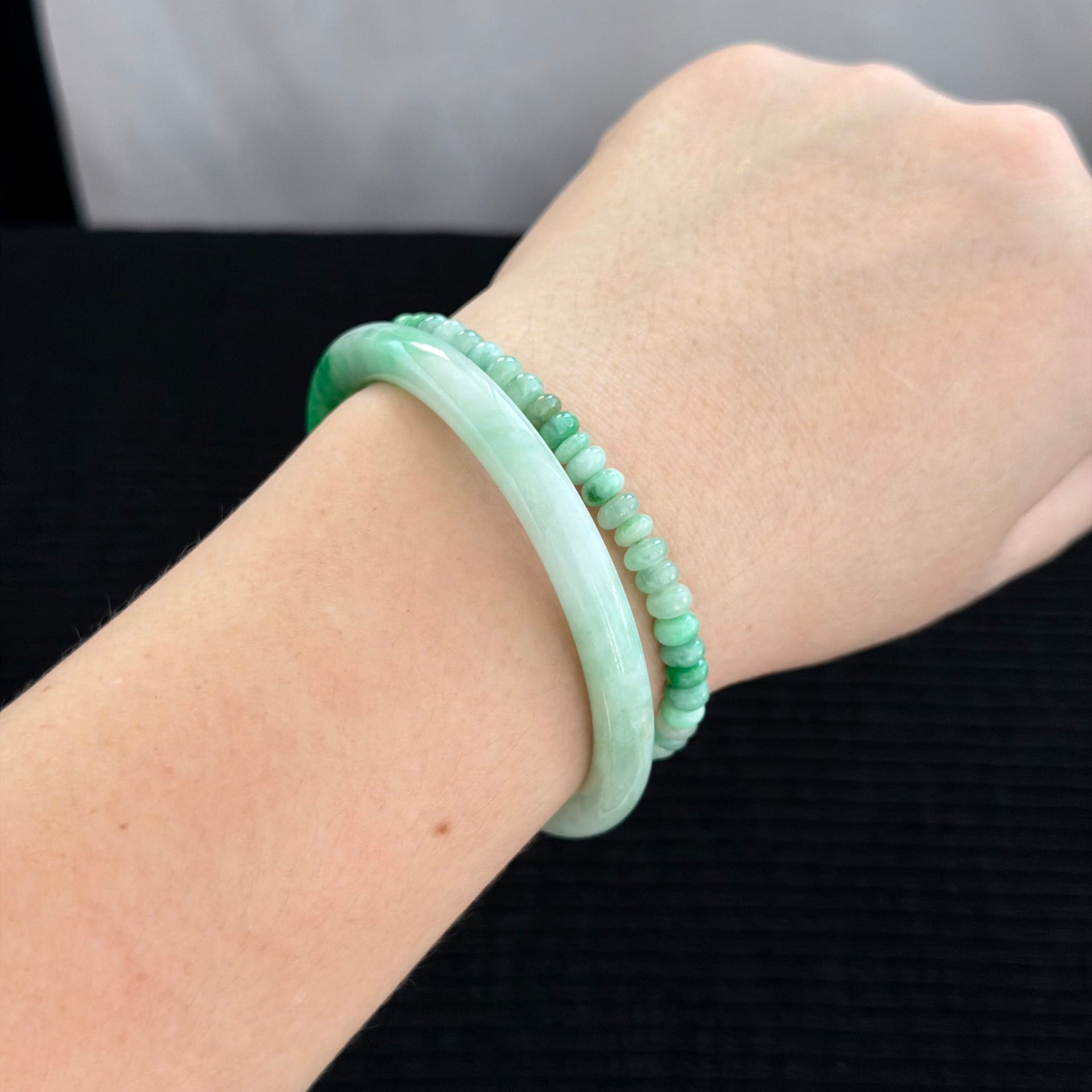 Flow Harmony Jadeite Bracelet 流韵之环