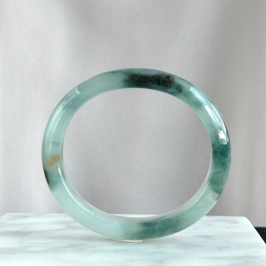 Jade with Red Petals Jadeite Oval Bangle 52.0mm 翠中绯瓣