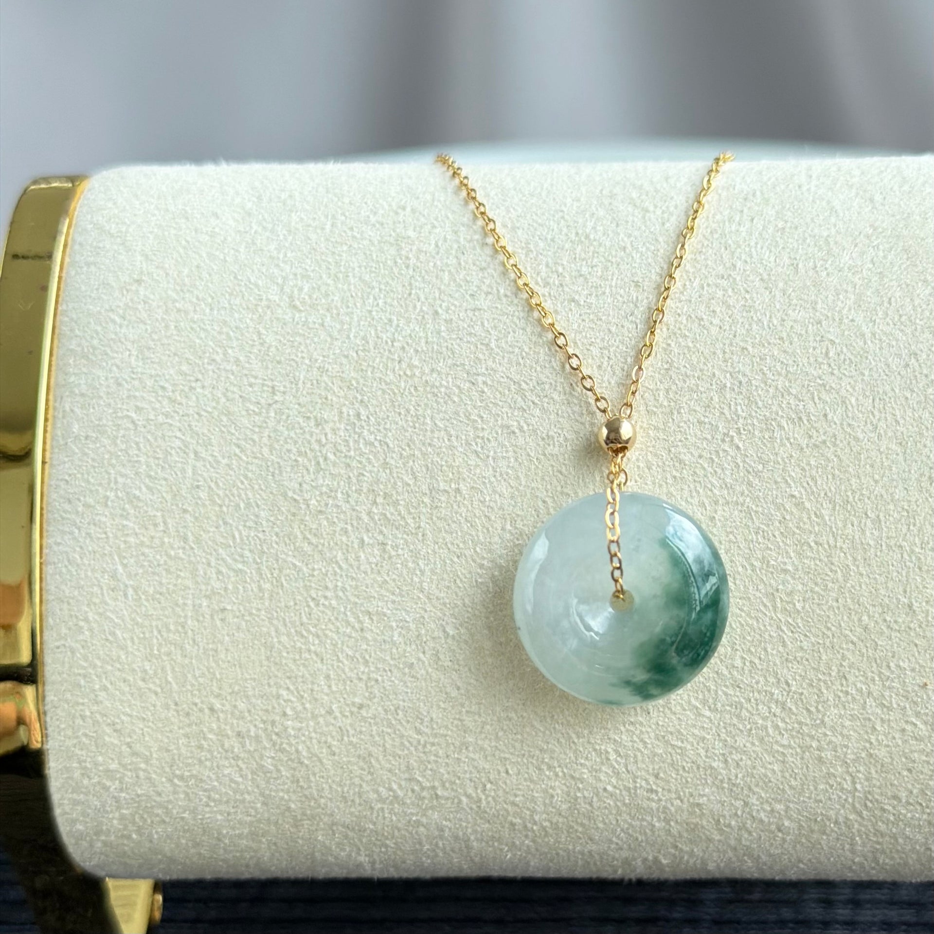 Glow Donut Pendant Collection 晶光平安扣