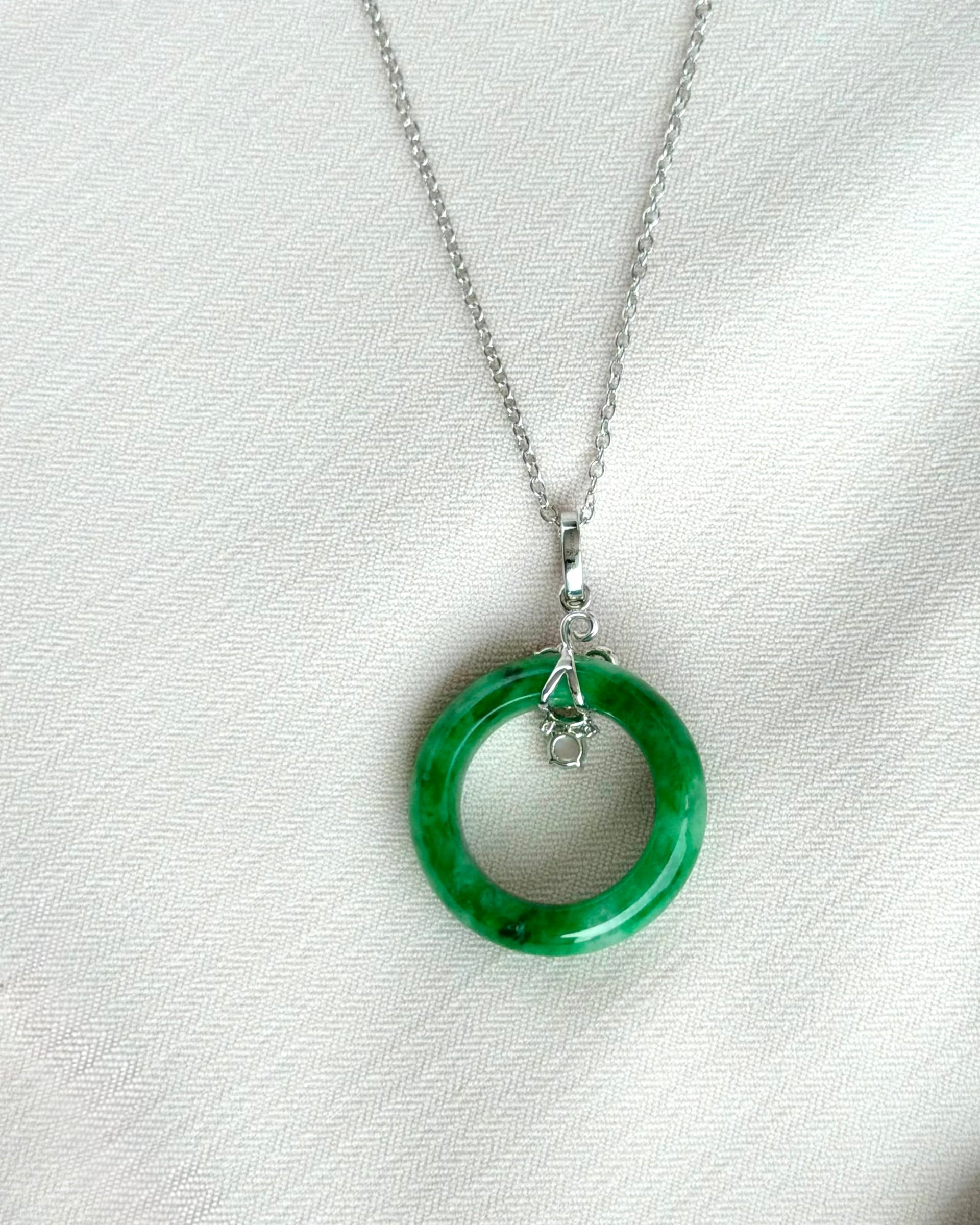 Emerald Halo Jade Pendant 翠环祥云 (Preview)