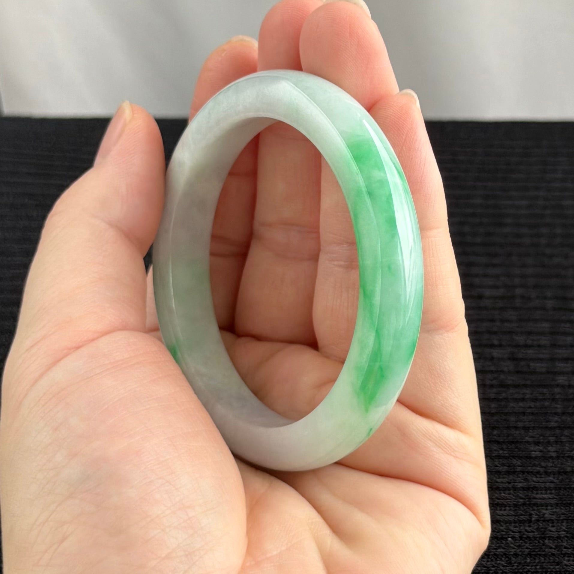 Celestial Silks Jadeite Bangle 54.5mm 天丝翠韵