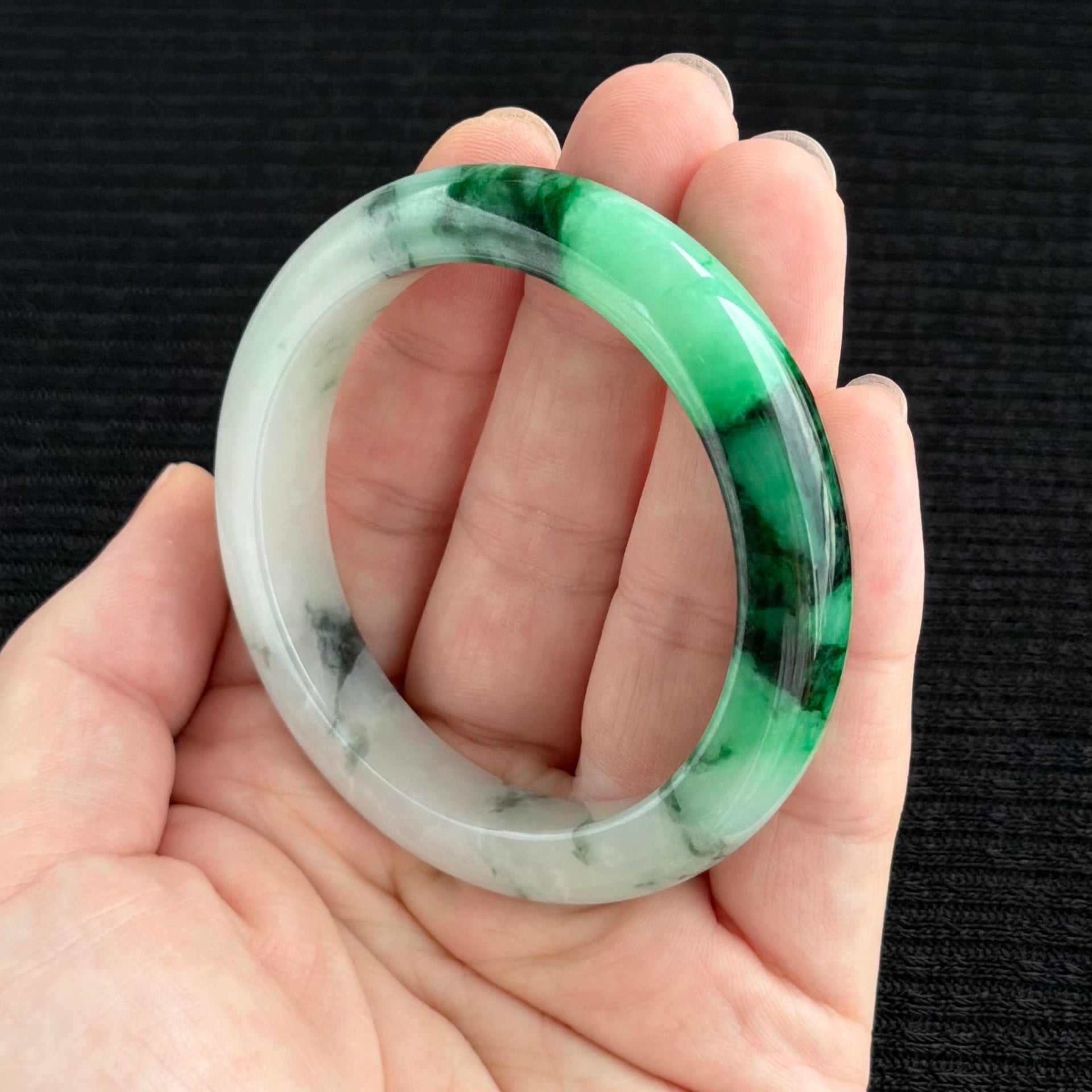 The Emerald Silk-Road Jadeite Bangle 54.3mm 碧丝万缕