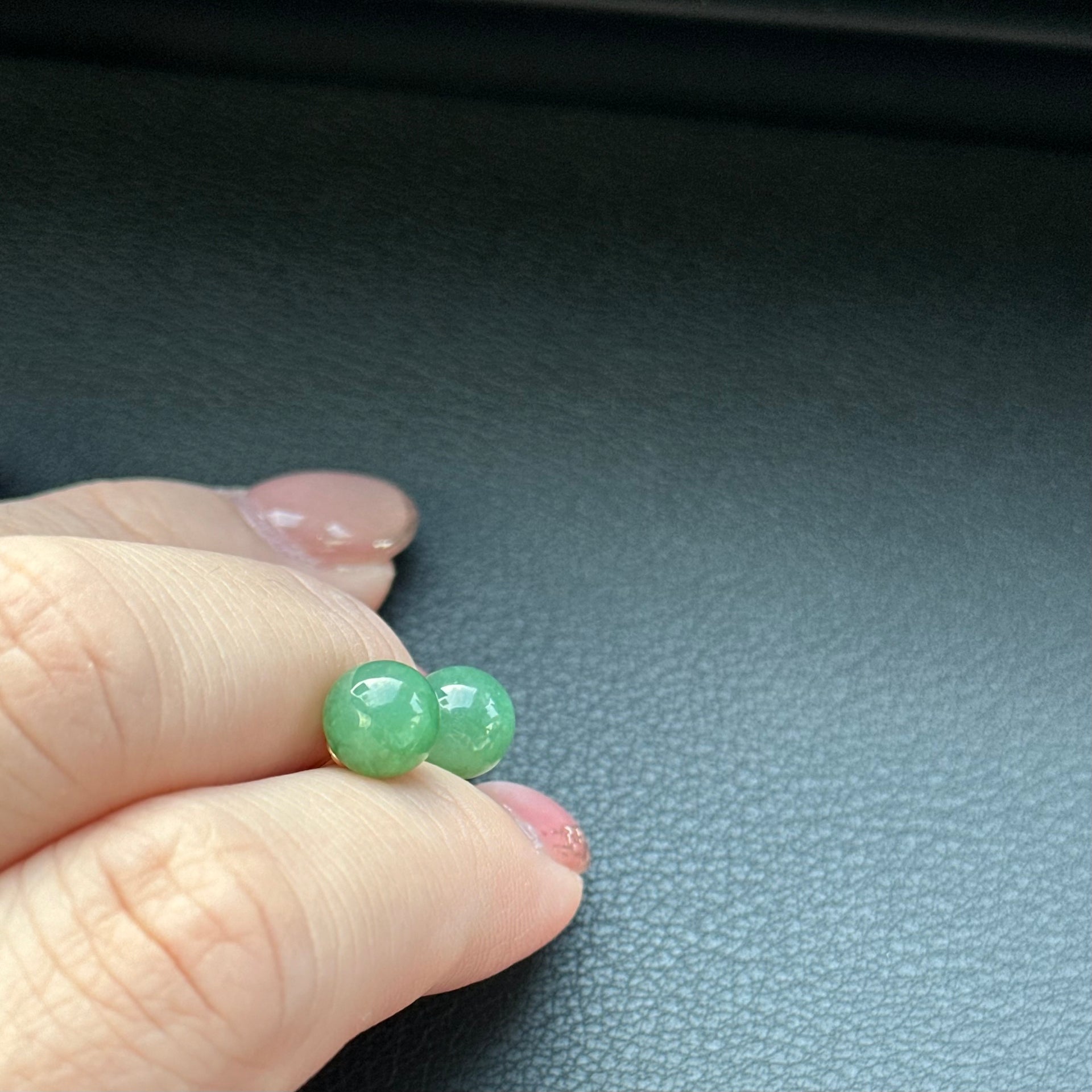 121189 Intense Green Jade Stud Earring with 18K Yellow Gold