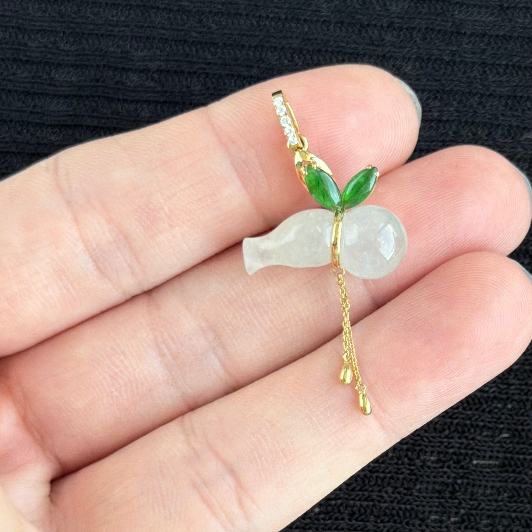 Moonlight over Emerald Vines Jadeite Pendant 月影摇翠